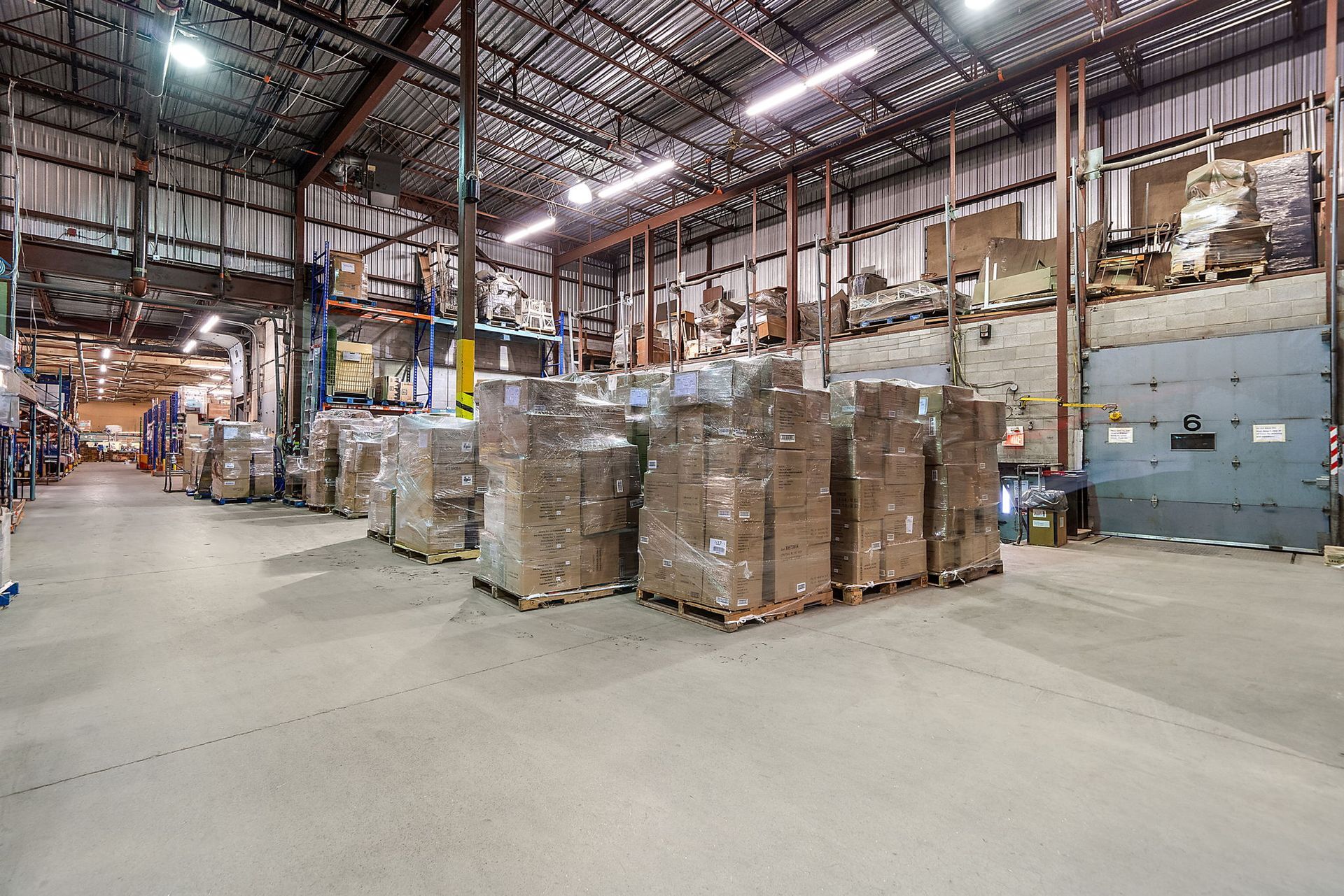 5660 Rue Ferrier, Mont-Royal, QC for lease Interior Photo- Image 1 of 5