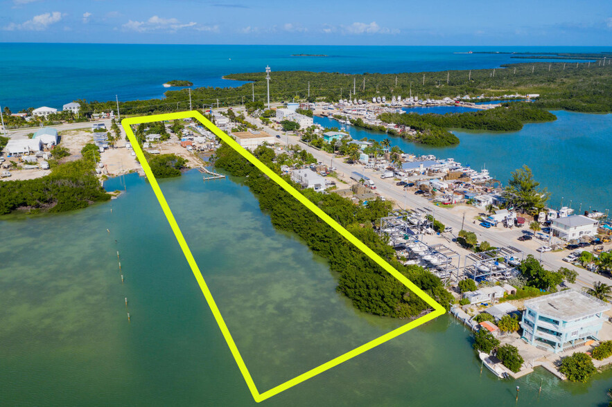 13759 Overseas Hwy, Marathon, FL à vendre - Photo du bâtiment - Image 1 de 1