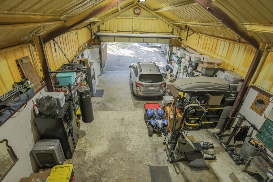 115 N 1st St, Midlothian, TX à vendre - Photo du bâtiment - Image 2 de 34