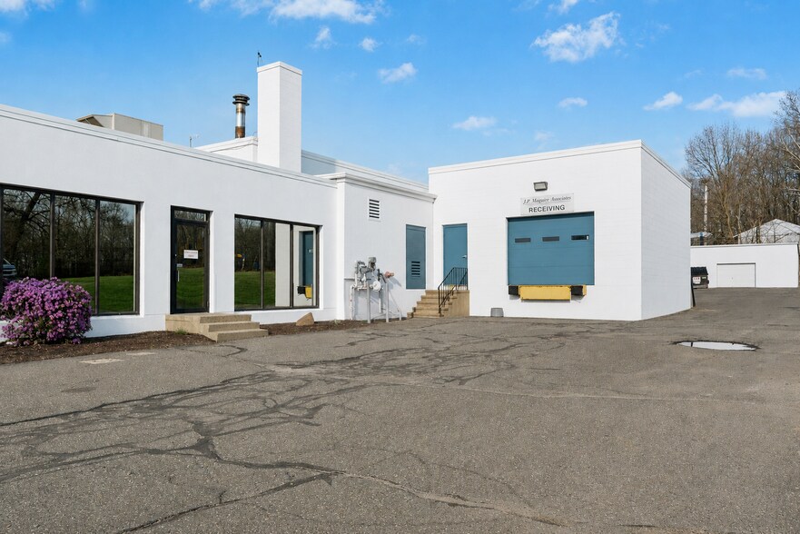 266 Brookside Rd, Waterbury, CT à louer - Photo du bâtiment - Image 3 de 11