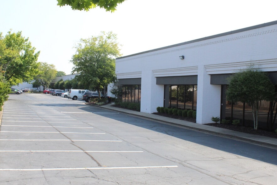 3039 Amwiler Rd, Peachtree Corners, GA for lease - Building Photo - Image 3 of 6