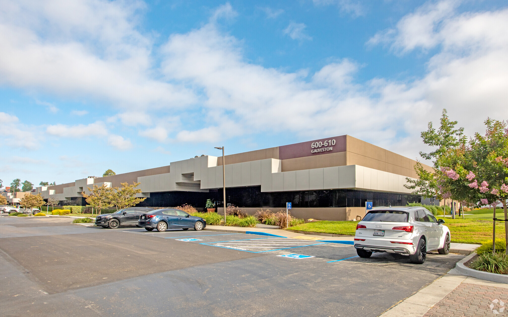 600-640 Galveston Dr, Redwood City, CA for lease Primary Photo- Image 1 of 4