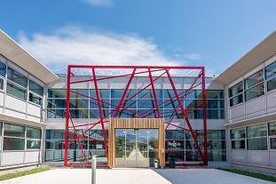 26 Avenue Jean Kuntzmann, Montbonnot-Saint-Martin à louer - Photo du bâtiment - Image 2 de 46