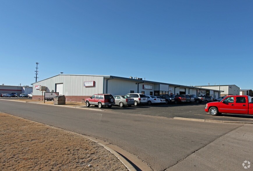 6007 43rd St, Lubbock, TX à louer - Photo principale - Image 1 de 32