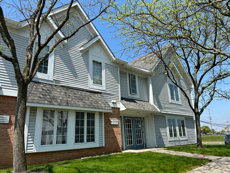 1 Bethany Rd, Hazlet, NJ à louer - Photo du bâtiment - Image 2 de 8