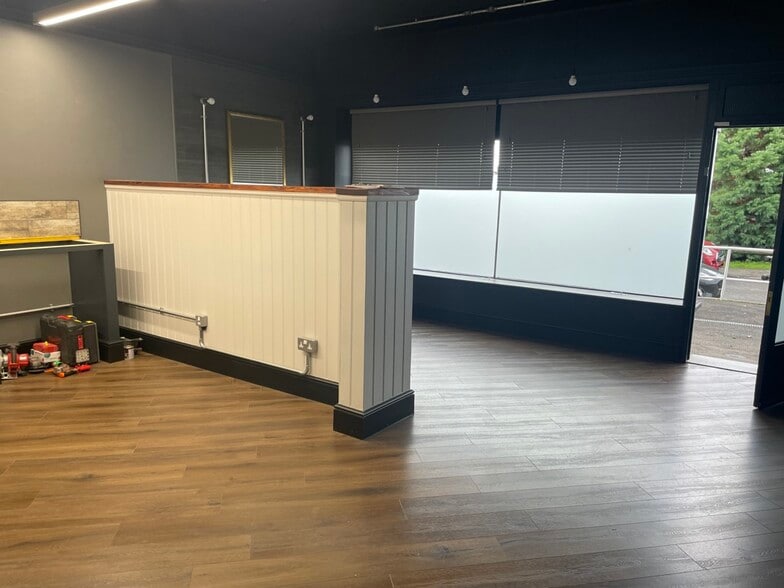 27 Gloucester Rd, Maidenhead for lease - Interior Photo - Image 2 of 5