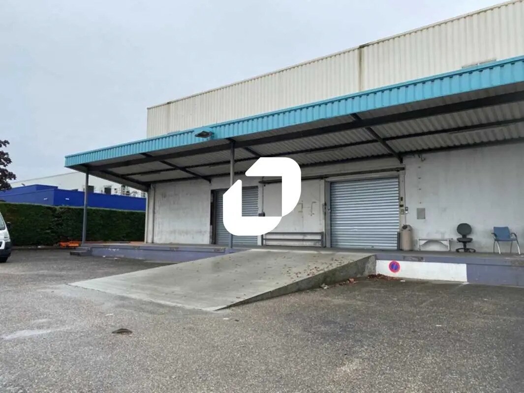 Flex in Vénissieux for lease Building Photo- Image 1 of 4