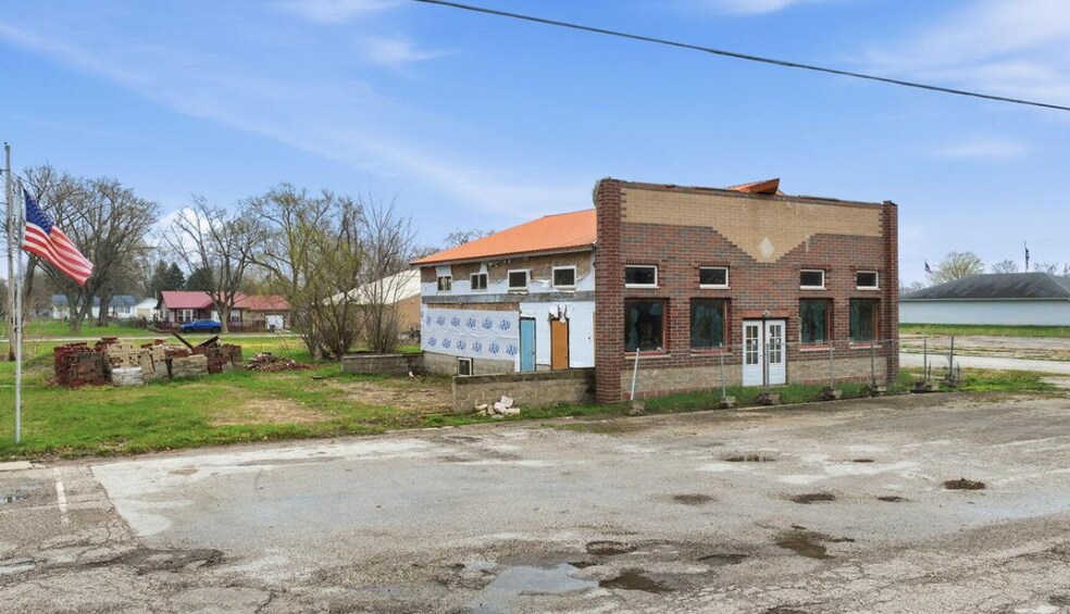 1605 N Park St, Kingsford Heights, IN à vendre - Photo du bâtiment - Image 2 de 5