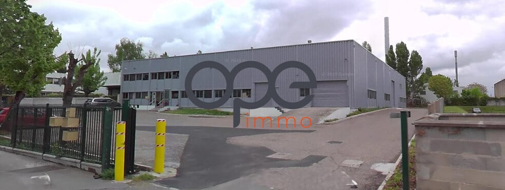 Industrial in Sarcelles for sale - Building Photo - Image 1 of 3