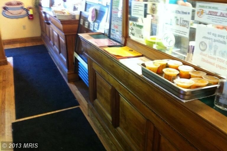 108 W Harrison St, Cumberland, MD à vendre - Hall d’entrée - Image 3 de 8