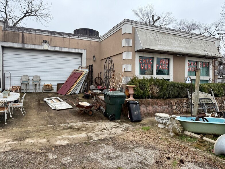 110 W Valentine St, Tyler, TX à vendre - Photo du bâtiment - Image 3 de 5