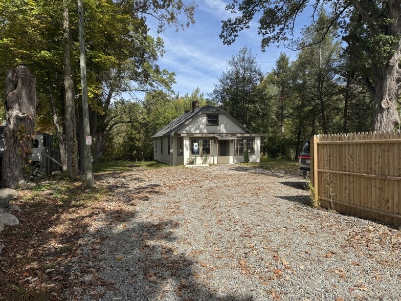 876 Route 35, Cross River, NY for lease - Building Photo - Image 1 of 3