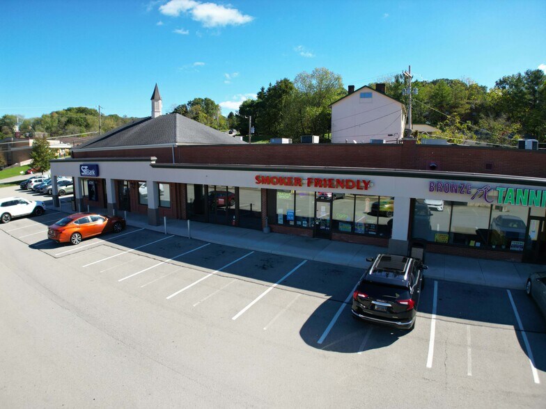 2340-2388 Golden Mile Hwy, Pittsburgh, PA à louer - Photo du bâtiment - Image 2 de 6