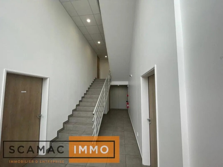 Bureau dans Brétigny-sur-Orge à louer - Photo intérieure - Image 2 de 9