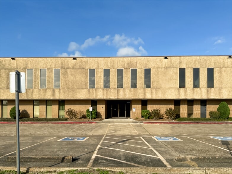 606 Rollingbrook Dr, Baytown, TX à louer - Photo du bâtiment - Image 3 de 14