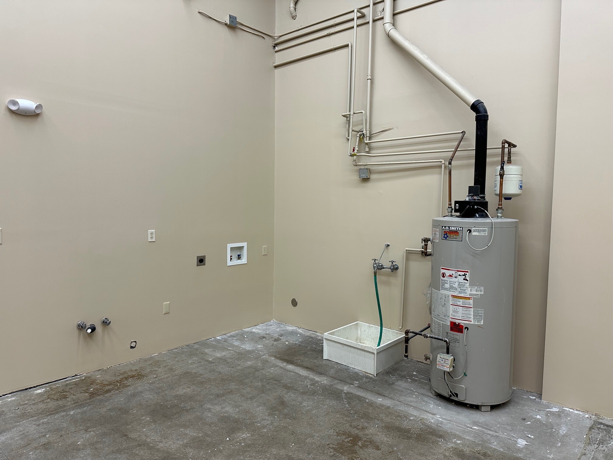 9051-9053 Harlan St, Westminster, CO for lease Interior Photo- Image 1 of 11