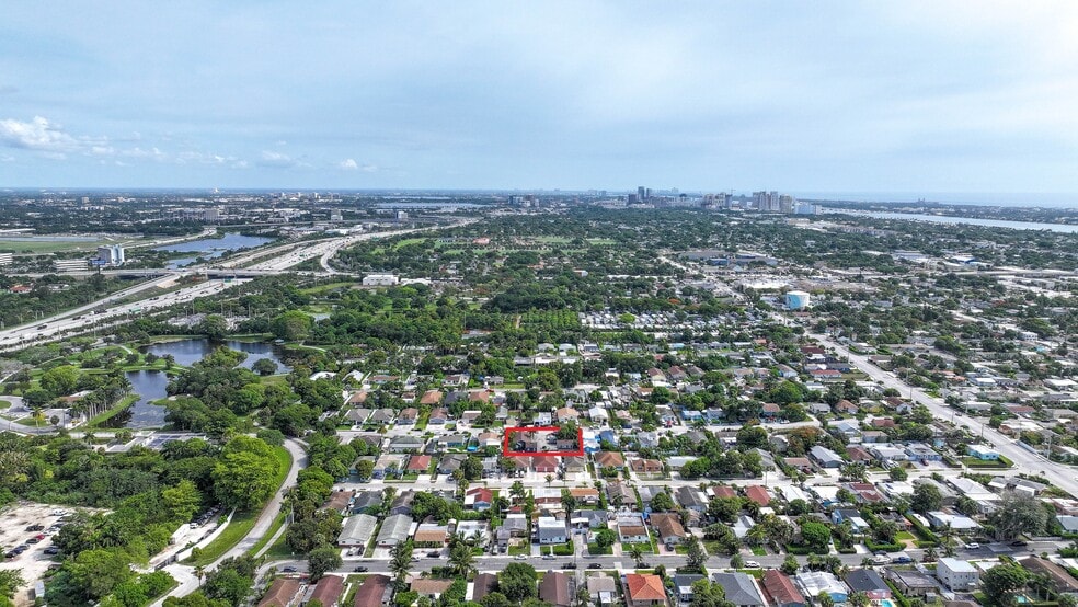 1000 W Lakewood Rd, West Palm Beach, FL for sale - Building Photo - Image 2 of 15