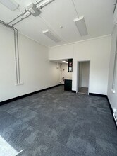 138 Carillon Ave, Newtown à louer Photo intérieure- Image 2 de 5