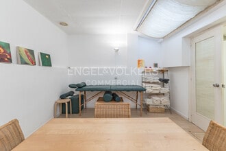 Retail in Barcelona, Barcelona for lease Interior Photo- Image 2 of 15
