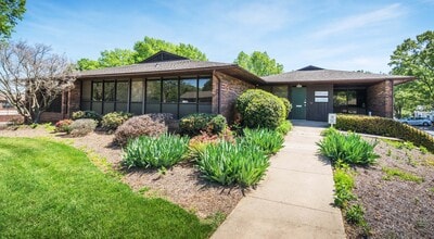 2912 Maplewood Ave, Winston-Salem, NC for lease Primary Photo- Image 1 of 10