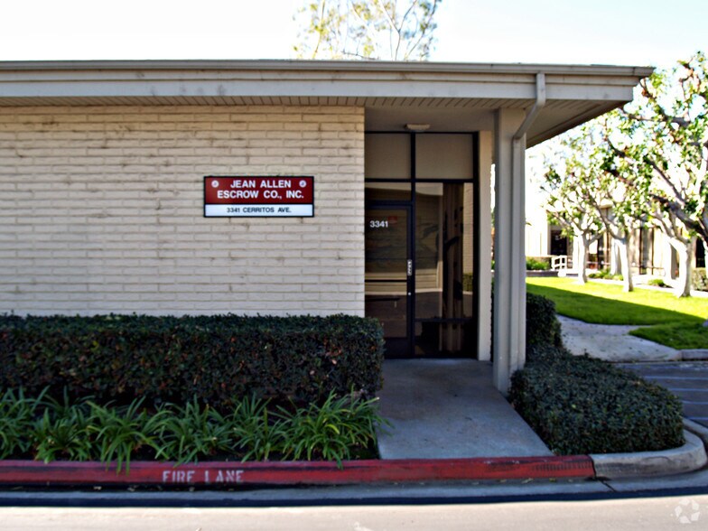 3341-3363 Cerritos Ave, Los Alamitos, CA à louer - Photo du bâtiment - Image 3 de 6