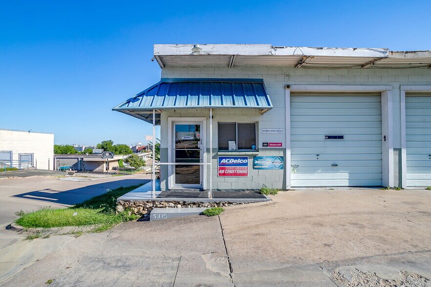 5323-5325 Woodway Dr, Fort Worth, TX à vendre - Photo du bâtiment - Image 2 de 21