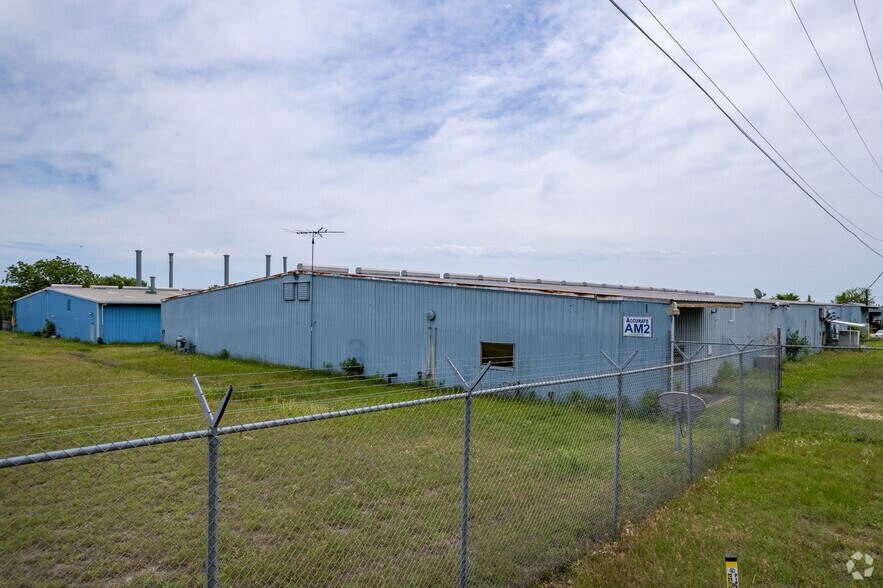 1200 E 4th, Taylor, TX à vendre - Photo du bâtiment - Image 3 de 7
