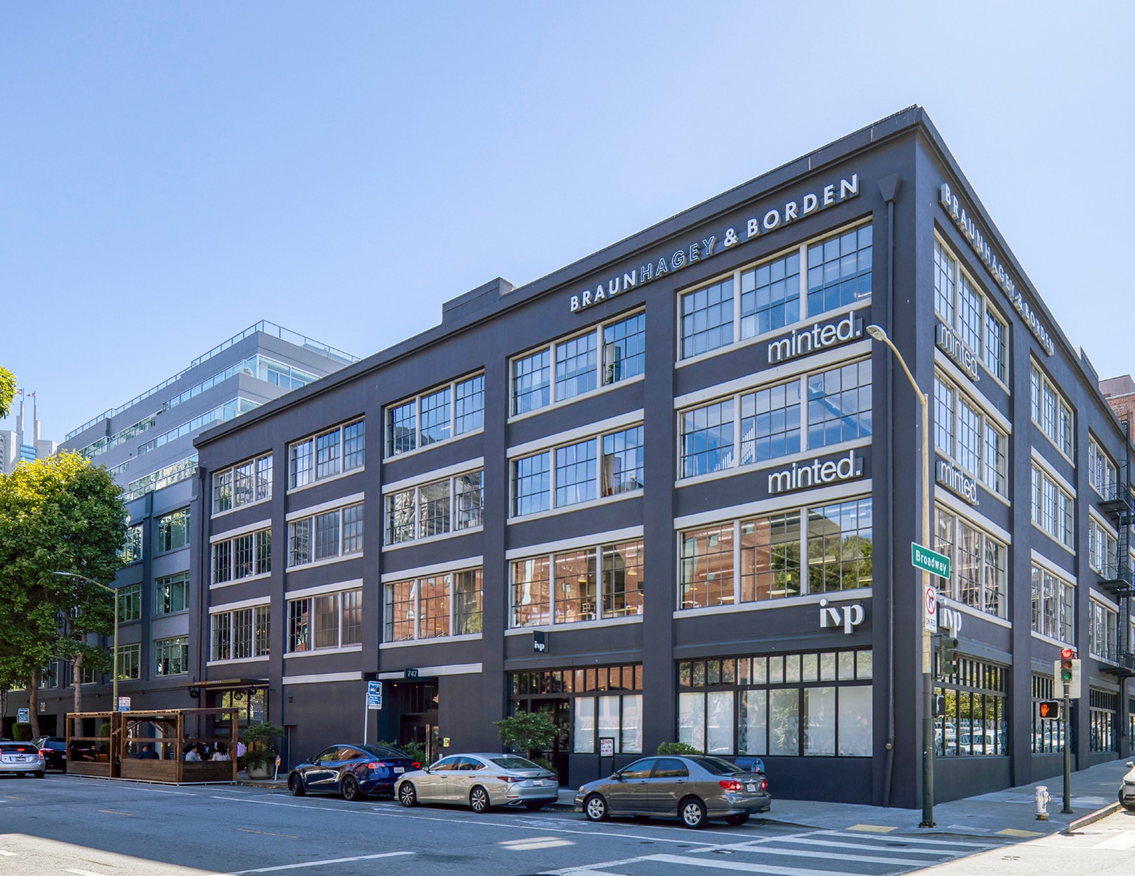 747 Front St, San Francisco, CA à louer Photo du bâtiment- Image 1 de 12