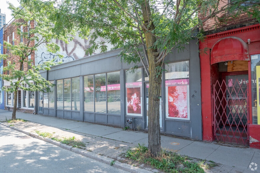 215 Queen St E, Toronto, ON for lease - Building Photo - Image 2 of 3
