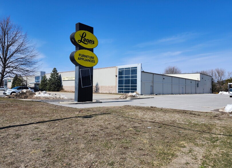 2730 Princess St, Kingston, ON à vendre - Photo du bâtiment - Image 2 de 6