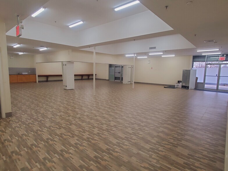 2516 Neptune Ave, Brooklyn, NY à louer - Photo intérieure - Image 3 de 19