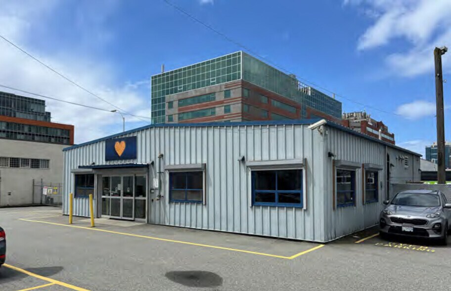 1405 Thornton St, Vancouver, BC à louer - Photo du bâtiment - Image 2 de 3