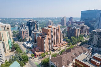 738 3rd Ave SW, Calgary, AB - Aerial map view