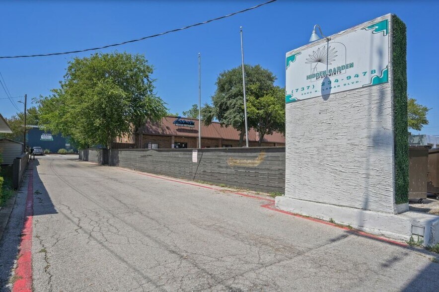 5606 N Lamar Blvd, Austin, TX à vendre - Photo du bâtiment - Image 2 de 22