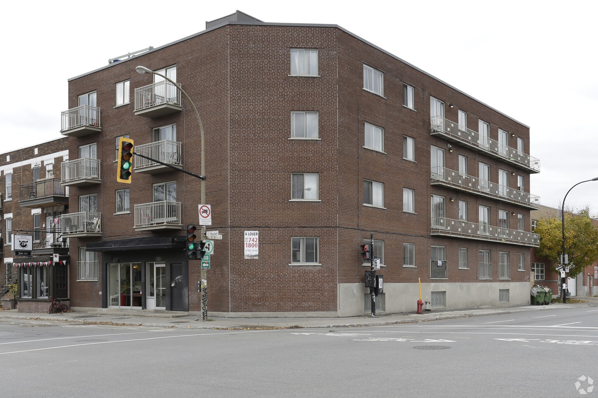 2495 Rue Rachel E, Montréal, QC for sale Primary Photo- Image 1 of 1