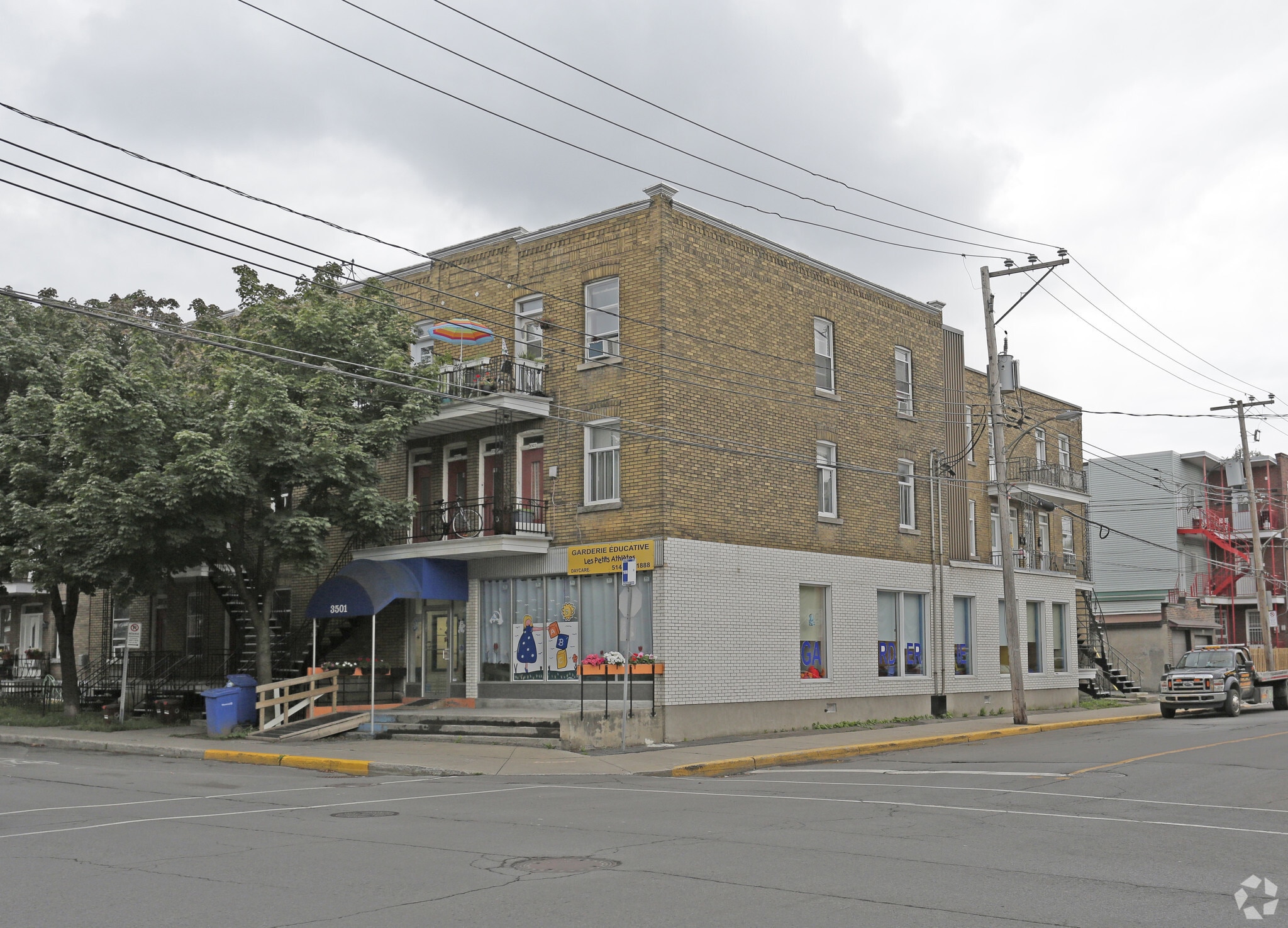 3501 Rue de Verdun, Montréal, QC for lease Primary Photo- Image 1 of 3