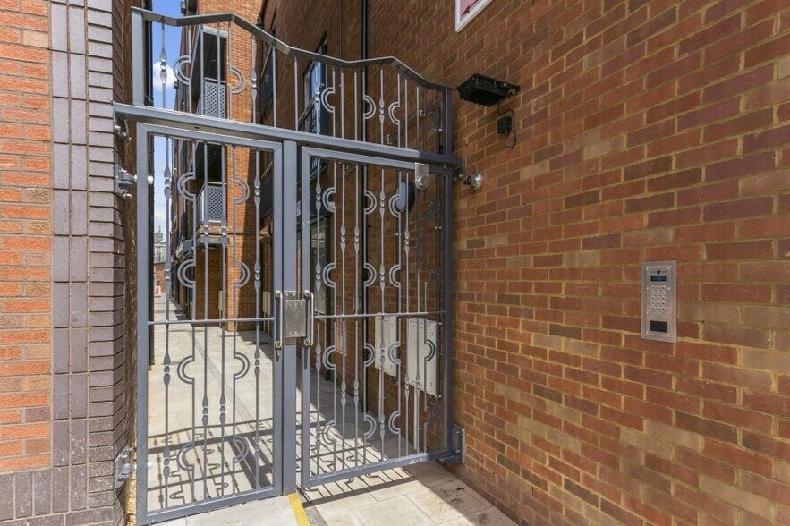 21A Buckingham St, Aylesbury à louer - Photo du bâtiment - Image 2 de 4