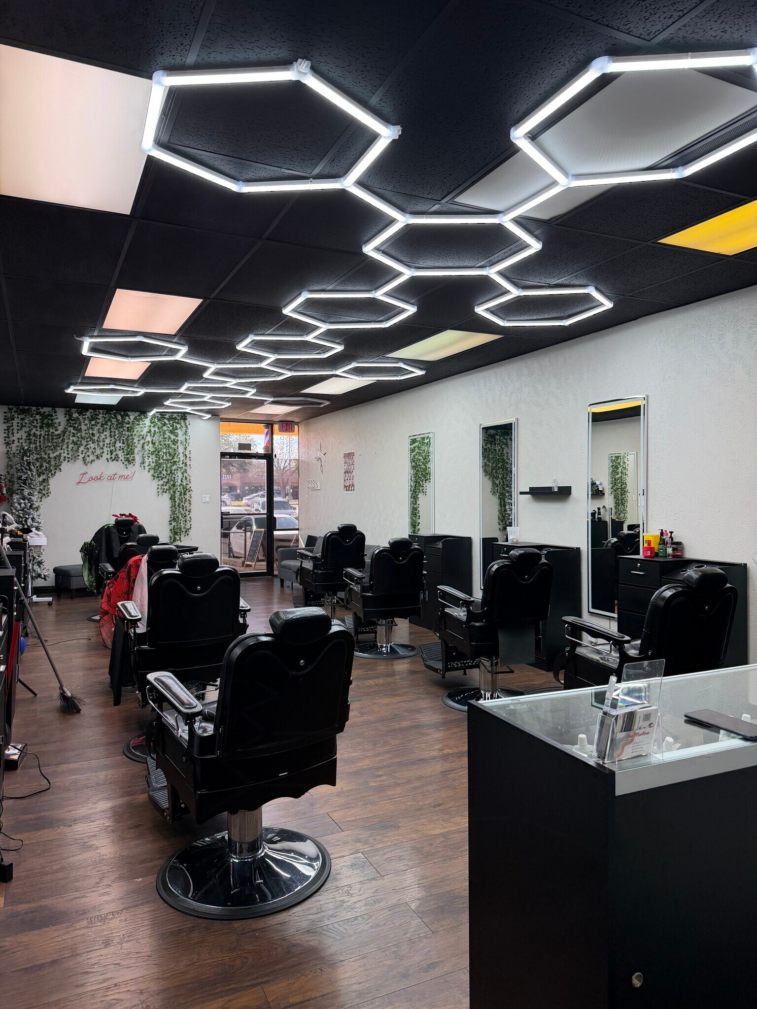 2220 Marsh Ln, Carrollton, TX for lease Interior Photo- Image 1 of 1