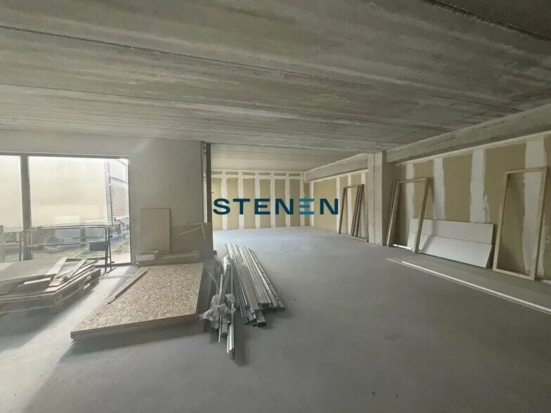 Office in Aubagne for lease - Interior Photo - Image 2 of 2