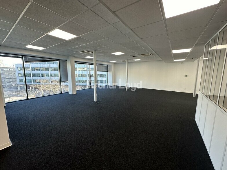Office in Reims for lease - Interior Photo - Image 1 of 6