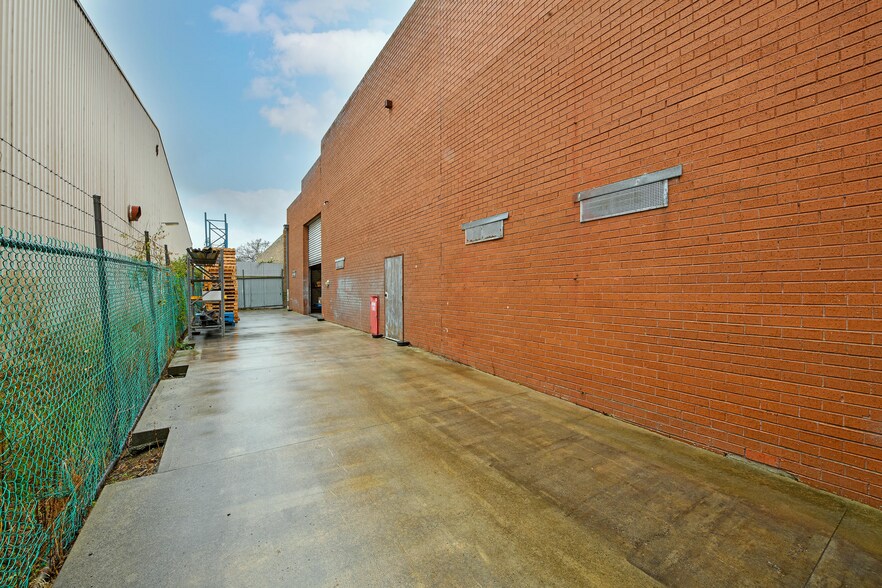 29 Winterton Rd, Clayton à vendre - Photo du bâtiment - Image 2 de 10