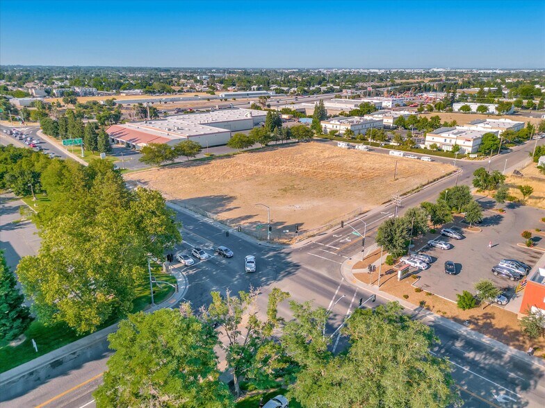 3940 Norwood Ave, Sacramento, CA à vendre - Photo du bâtiment - Image 3 de 16