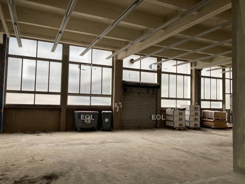 Industrial in Montrouge for lease - Interior Photo - Image 3 of 5