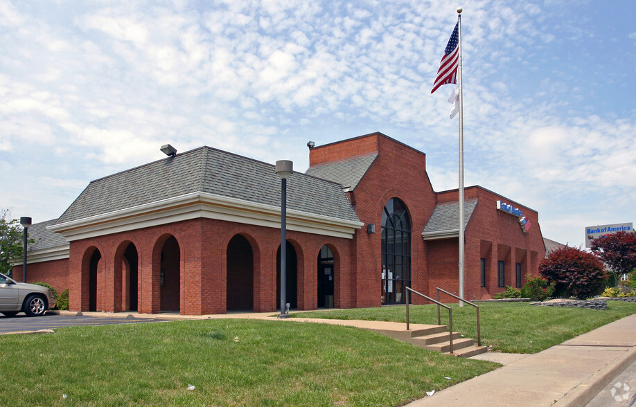 311 S Main St, O'Fallon, MO for sale - Building Photo - Image 1 of 17