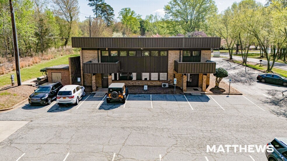3511 Graystone Pl SE, Conover, NC à vendre - Photo du bâtiment - Image 3 de 5