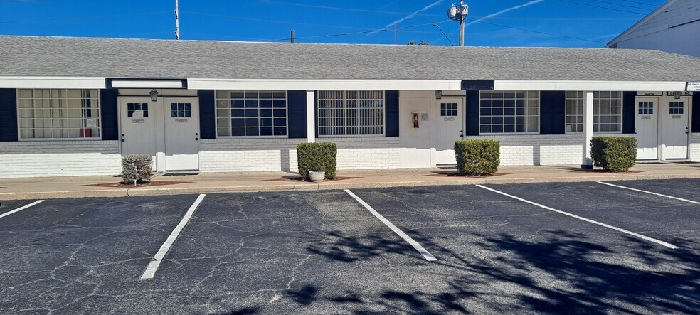 6727 1st Ave S, Saint Petersburg, FL à louer - Photo du bâtiment - Image 2 de 6
