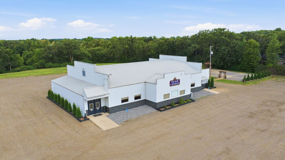 691 S Main St W, Richmond, MN à vendre - Photo du bâtiment - Image 2 de 40