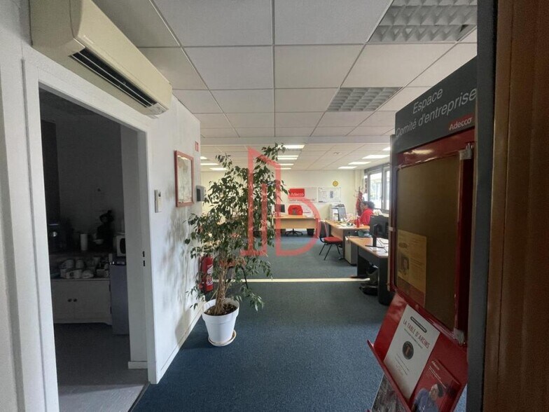 Office in Bruges for sale - Interior Photo - Image 2 of 5