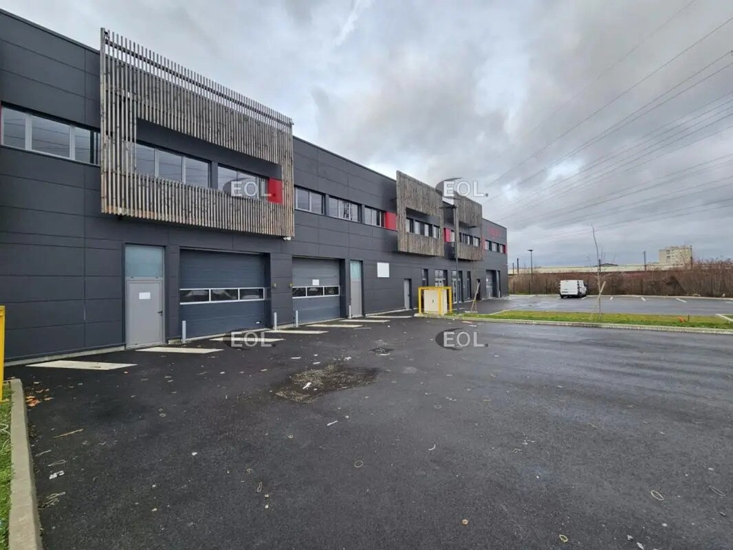Flex in Créteil for lease Building Photo- Image 1 of 8