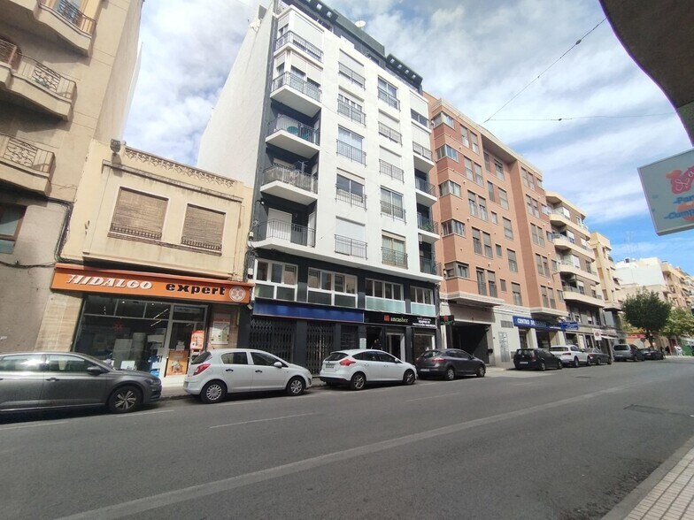 Carrer Cristóbal Sanz, 48, Elche, Alicante à vendre - Photo du bâtiment - Image 1 de 11